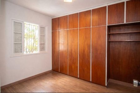 Casa à venda com 4 quartos, 304m² em Jardim Peri Peri, São Paulo