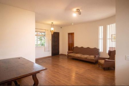 Casa à venda com 4 quartos, 304m² em Jardim Peri Peri, São Paulo
