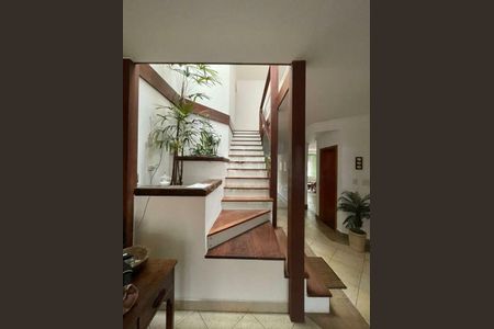 Casa à venda com 457m², 4 quartos e 6 vagas