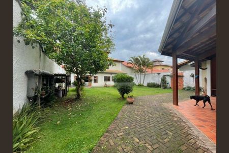 Casa à venda com 457m², 4 quartos e 6 vagas