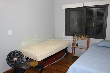 Casa à venda com 3 quartos, 226m² em Parque Colonial, São Paulo