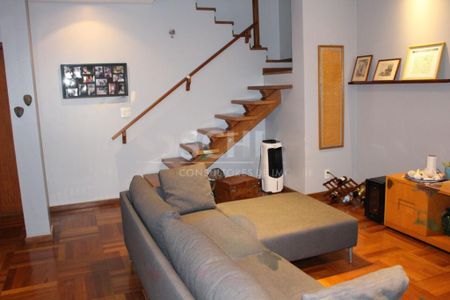 Casa à venda com 3 quartos, 226m² em Parque Colonial, São Paulo