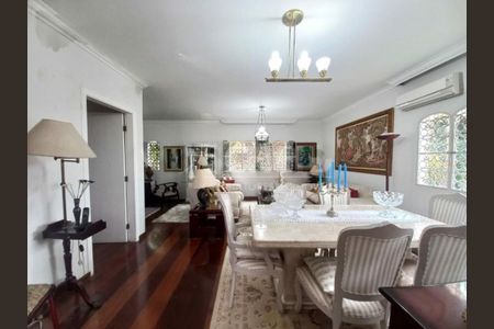 Casa à venda com 4 quartos, 400m² em Jardim Prudência, São Paulo
