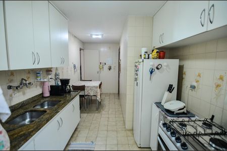 Apartamento para alugar com 100m², 3 quartos e 2 vagas Apartamento para alugar com 100m², 3 quartos e 2 vagasCozinha