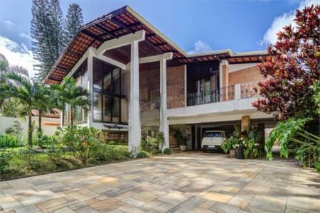 Casa à venda com 3 quartos, 450m² em Socorro, São Paulo