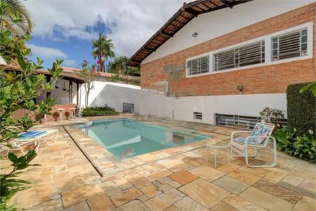 Casa à venda com 3 quartos, 450m² em Socorro, São Paulo