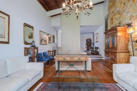 Casa à venda com 3 quartos, 450m² em Socorro, São Paulo