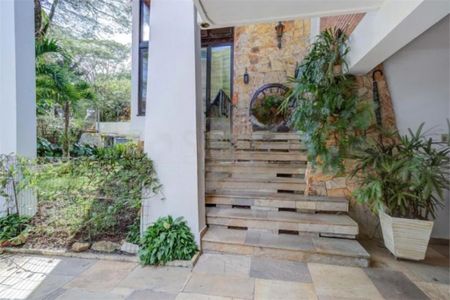 Casa à venda com 3 quartos, 450m² em Socorro, São Paulo
