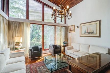 Casa à venda com 3 quartos, 450m² em Socorro, São Paulo