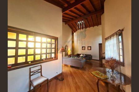 Casa à venda com 4 quartos, 199m² em Chácara Meyer, São Paulo