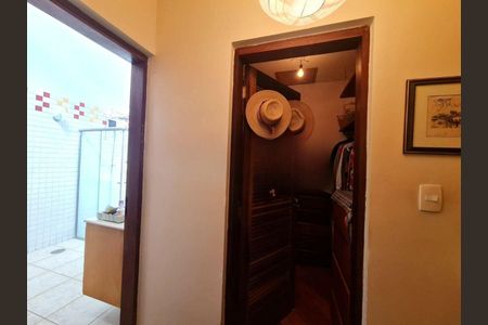 Casa à venda com 199m², 4 quartos e 3 vagas