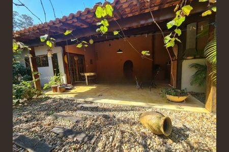 Casa à venda com 199m², 4 quartos e 3 vagas