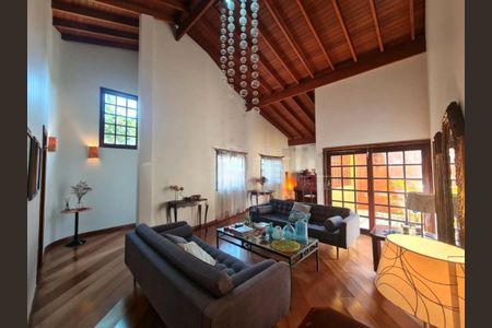 Casa à venda com 199m², 4 quartos e 3 vagas
