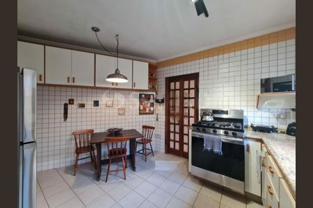 Casa à venda com 199m², 4 quartos e 3 vagas