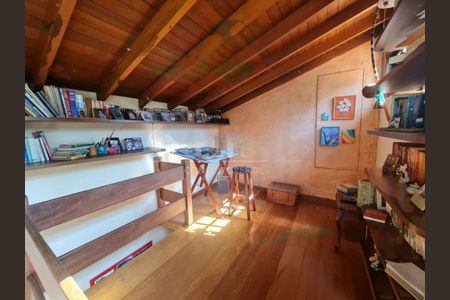 Casa à venda com 199m², 4 quartos e 3 vagas