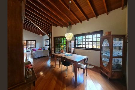 Casa à venda com 199m², 4 quartos e 3 vagas