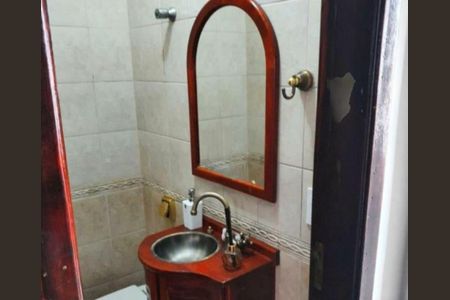 Casa de condomínio à venda com 241m², 3 quartos e 2 vagas