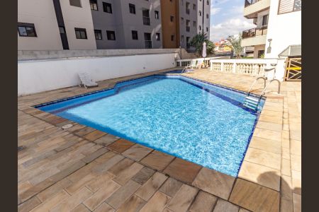 Apartamento à venda com 135m², 3 quartos e 2 vagas Apartamento à venda com 135m², 3 quartos e 2 vagasÁrea comum - Piscina
