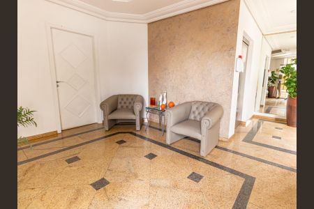 Apartamento à venda com 135m², 3 quartos e 2 vagas Apartamento à venda com 135m², 3 quartos e 2 vagasÁrea comum - Hall