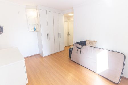 Apartamento à venda com 135m², 3 quartos e 2 vagas Apartamento à venda com 135m², 3 quartos e 2 vagasSuíte 1
