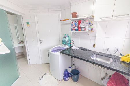 Apartamento à venda com 135m², 3 quartos e 2 vagas Apartamento à venda com 135m², 3 quartos e 2 vagasÁrea de Serviço