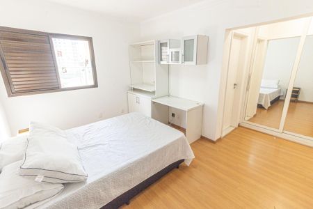 Apartamento à venda com 135m², 3 quartos e 2 vagas Apartamento à venda com 135m², 3 quartos e 2 vagasSuíte 2