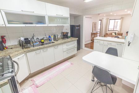 Cozinha de apartamento para alugar com 3 quartos, 135m² em Vila Regente Feijó, São Paulo