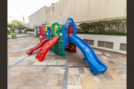 Apartamento à venda com 135m², 3 quartos e 2 vagas Apartamento à venda com 135m², 3 quartos e 2 vagasÁrea comum - Playground