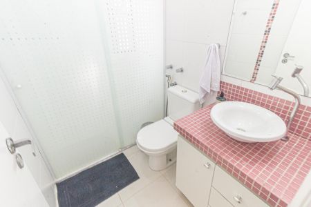 Apartamento à venda com 135m², 3 quartos e 2 vagas Apartamento à venda com 135m², 3 quartos e 2 vagasBanheiro da Suíte 2