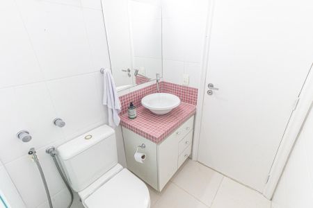 Apartamento à venda com 135m², 3 quartos e 2 vagas Apartamento à venda com 135m², 3 quartos e 2 vagasBanheiro da Suíte 2