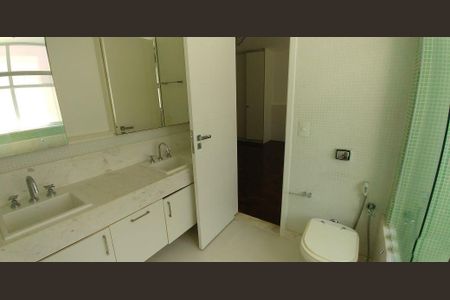 Apartamento à venda com 290m², 8 quartos e 1 vaga