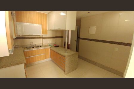 Apartamento à venda com 290m², 8 quartos e 1 vaga