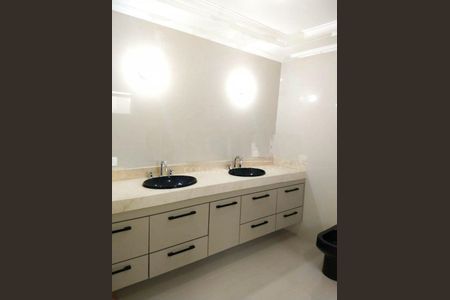 Casa à venda com 3 quartos, 300m² em Campo Belo, São Paulo