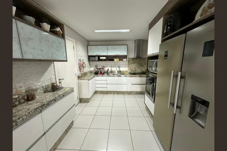 Apartamento à venda com 193m², 4 quartos e 3 vagas