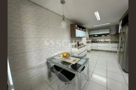 Apartamento à venda com 193m², 4 quartos e 3 vagas