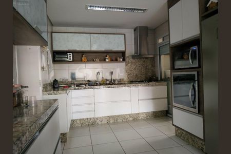 Apartamento à venda com 193m², 4 quartos e 3 vagas