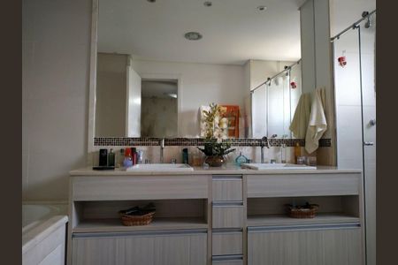 Apartamento à venda com 193m², 4 quartos e 3 vagas