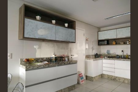 Apartamento à venda com 193m², 4 quartos e 3 vagas