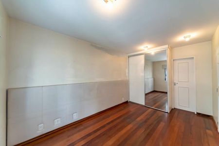 Apartamento à venda com 3 quartos, 130m² em Vila Uberabinha, São Paulo