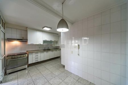 Apartamento à venda com 3 quartos, 130m² em Vila Uberabinha, São Paulo