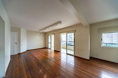 Apartamento à venda com 3 quartos, 130m² em Vila Uberabinha, São Paulo