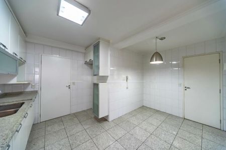 Apartamento à venda com 3 quartos, 130m² em Vila Uberabinha, São Paulo