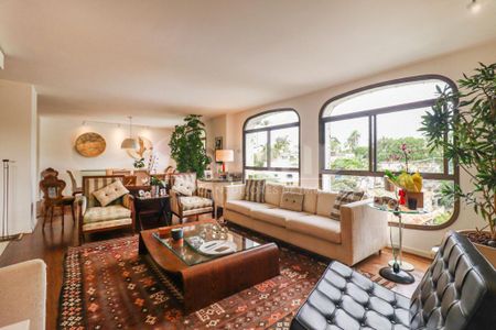 Apartamento à venda com 232m², 3 quartos e 3 vagas