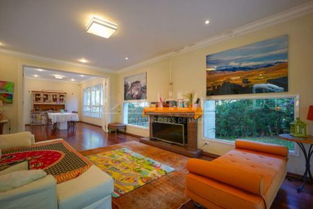Casa à venda com 5 quartos, 850m² em Chácara Flora, São Paulo