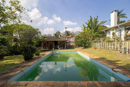 Casa à venda com 5 quartos, 580m² em Jardim Santa Helena, São Paulo