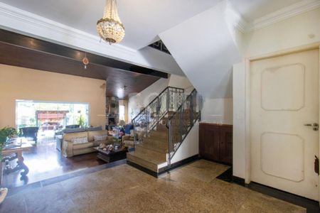 Casa à venda com 5 quartos, 580m² em Jardim Santa Helena, São Paulo