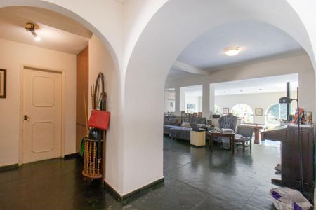 Casa à venda com 5 quartos, 580m² em Jardim Santa Helena, São Paulo