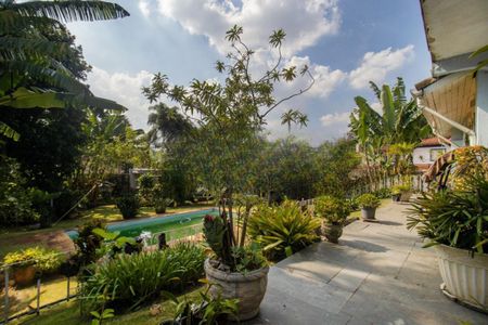 Casa à venda com 5 quartos, 580m² em Jardim Santa Helena, São Paulo