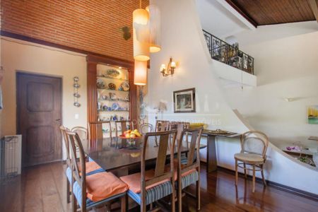 Casa à venda com 5 quartos, 580m² em Jardim Santa Helena, São Paulo