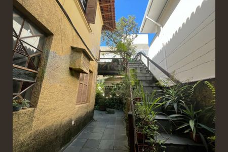 Casa à venda com 4 quartos, 220m² em Chácara Santo Antônio (Zona Sul), São Paulo